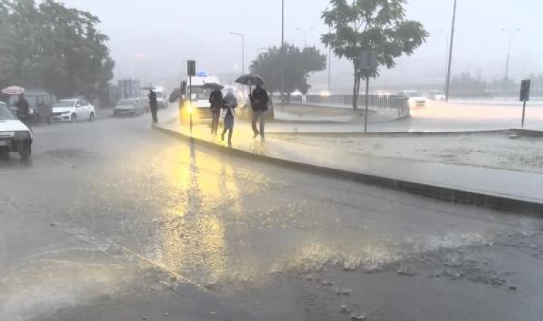 İstanbul’da yağmur etkili oluyor