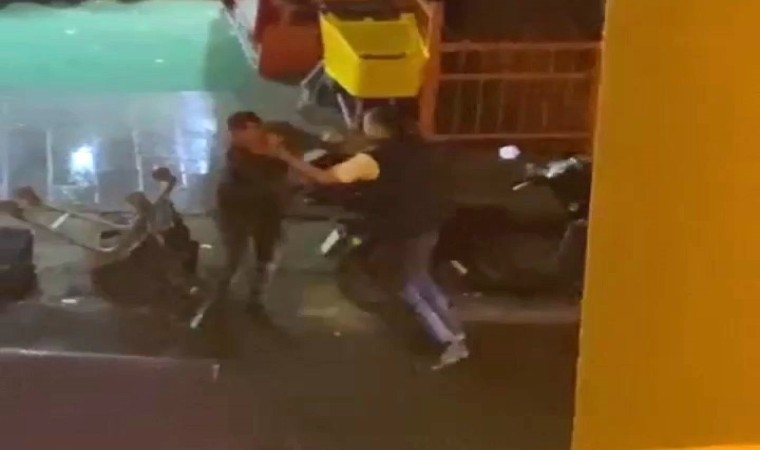 İstanbulda yaşanan kavgalar kamerada: Sokaklar boks ringlerini aratmadı