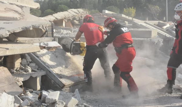 İzmir depreminin 3’üncü yıl dönümünde deprem tatbikatı