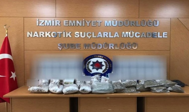 İzmirde 24 kilo esrar ve 30 bine yakın sentetik ecza ele geçirildi