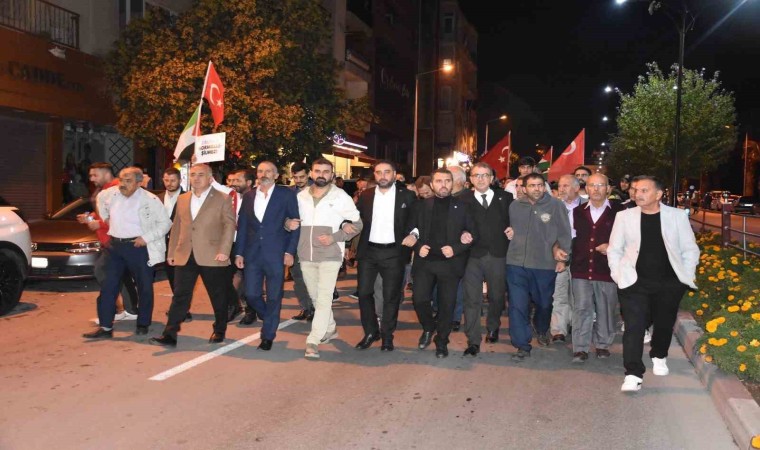 İzmirde İsrailin Gazzedeki saldırıları protesto edildi