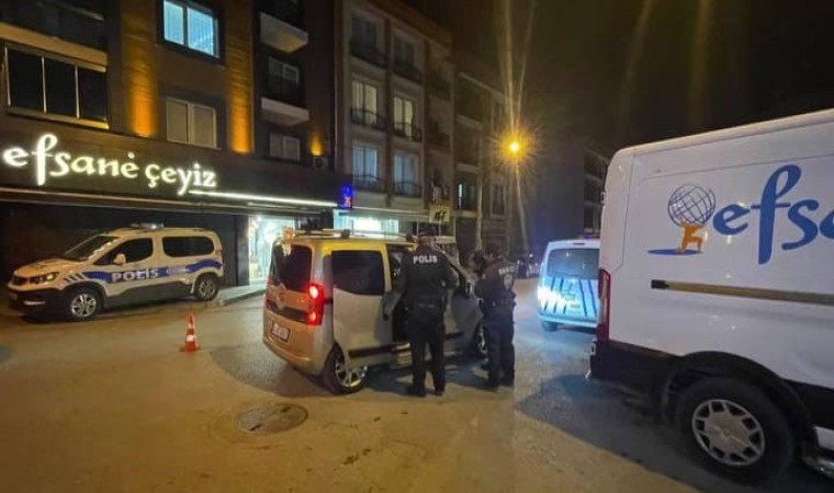 İzmirde polis uygulamalarında 192 aranan şahıs yakalandı