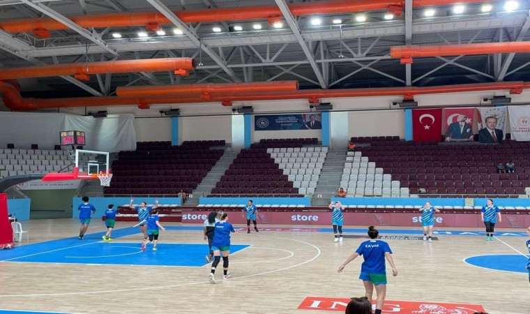 İzmit Belediyespor, Hatay Büyükşehiri mağlup etti