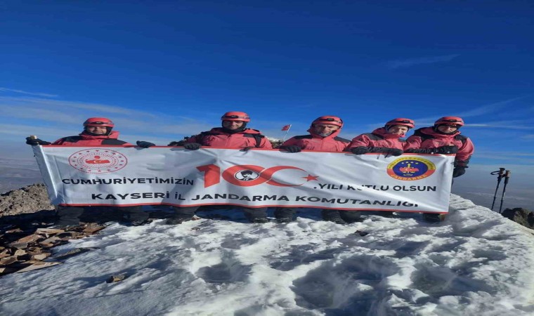 JAK, Erciyesin zirvesine tırmandı