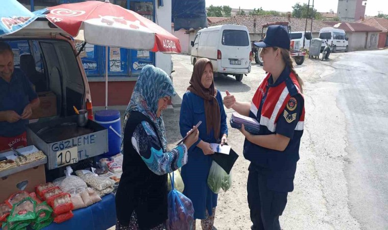 Jandarma ekipleri, köylerdeki bilgilendirme faaliyetlerini sürdürüyor