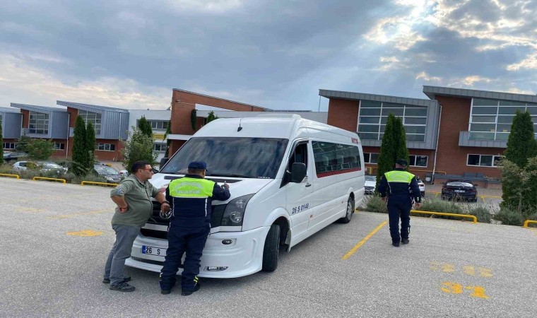 Jandarma ekiplerinden okul servislerine denetim