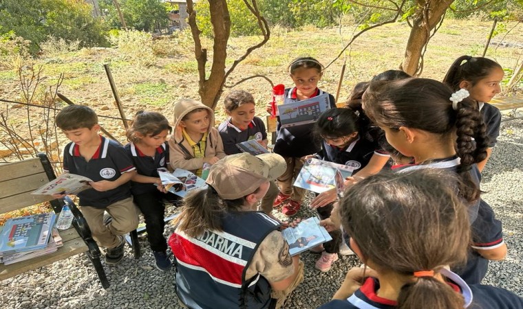 Jandarmadan öğrencilere trafik eğitimi