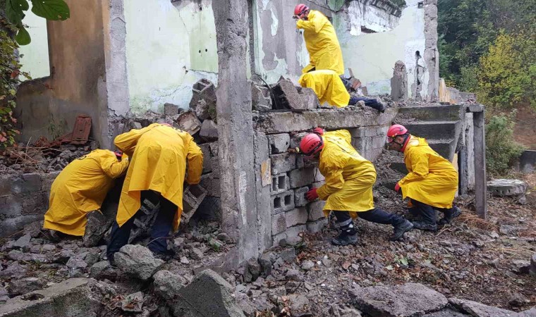 Karabükte 6,5 büyüklüğünde deprem tatbikatı yapıldı