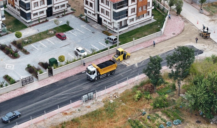 Karatay Belediyesi sıcak asfalt seferberliğini sürdürüyor