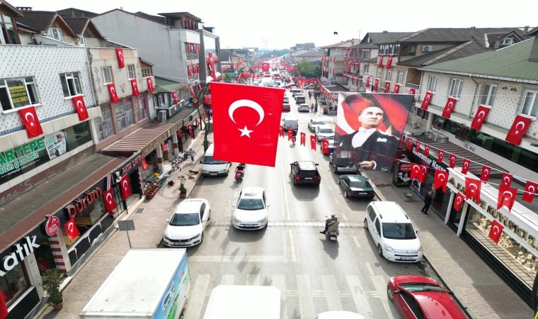 Kartepe Türk bayraklarıyla donatıldı