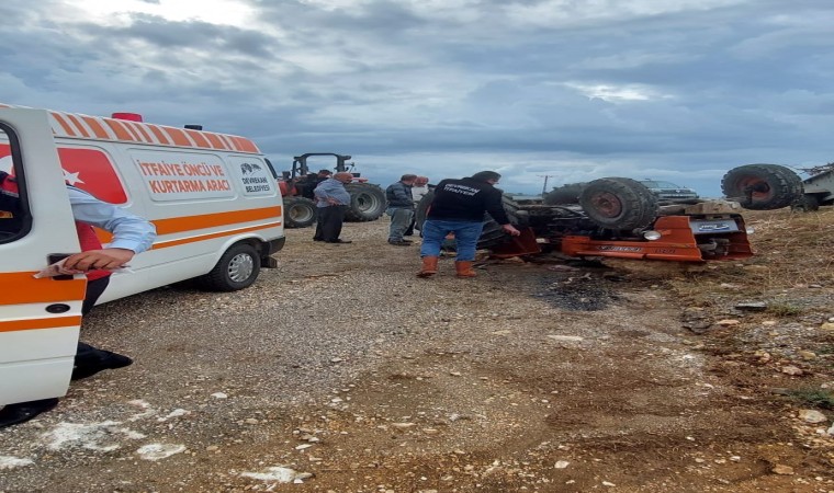 Kastamonuda devrilen traktörün altında kalan sürücü yaralandı