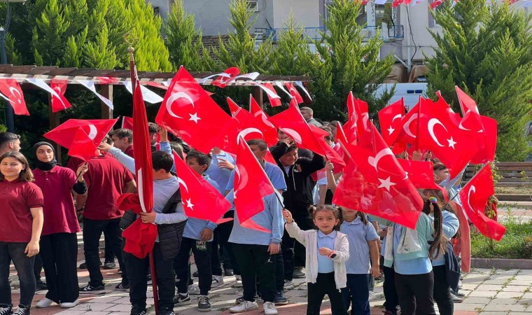 Kastamonunun Hanönü ilçesinde 29 Ekim Cumhuriyet Bayramı çelenk koyma töreni düzenlendi