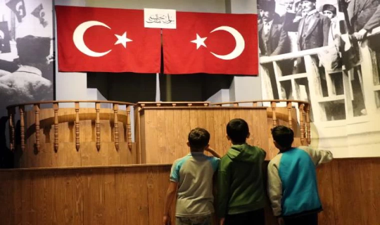 Kayseri’de 1921 yılında hazırlanan TBMM salonu, replikasıyla yaşatılıyor