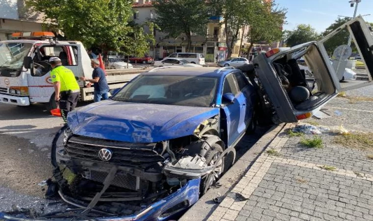 Kayseri’de otomobiller çarpıştı: 2 yaralı