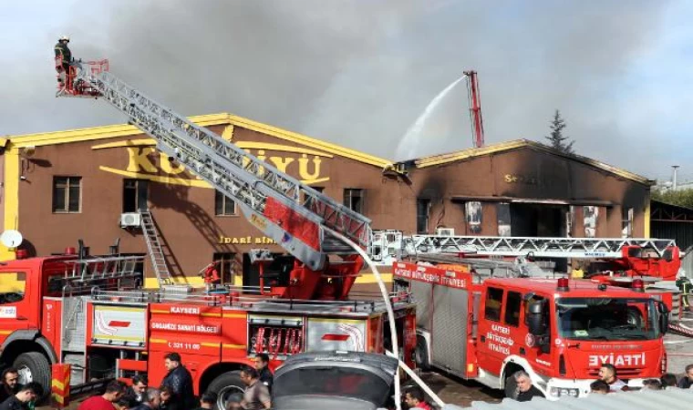 Kayseri’de yatak ve baza fabrikasında yangın: 1 yaralı