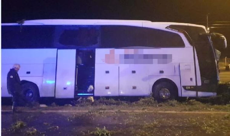 Kayseri’de yolcu otobüsü direğe çarptı: 15 yaralı