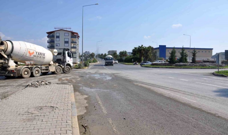 Kazasız gün geçmeyen kavşakta yaşananlar güvenlik kameralarında