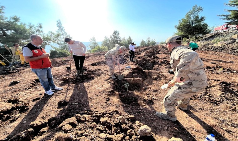 Kiliste Cumhuriyetin 100üncü yılı anısına 100 öğrenci yüz fidan dikti