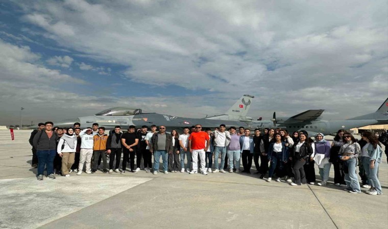 Konya 3üncü Ana Jet Üssü kapılarını lise öğrencileri için açtı