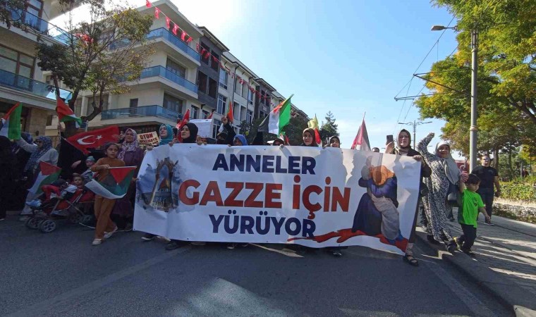 Konyada anneler, Gazzede öldürülen çocuklar için yürüdü