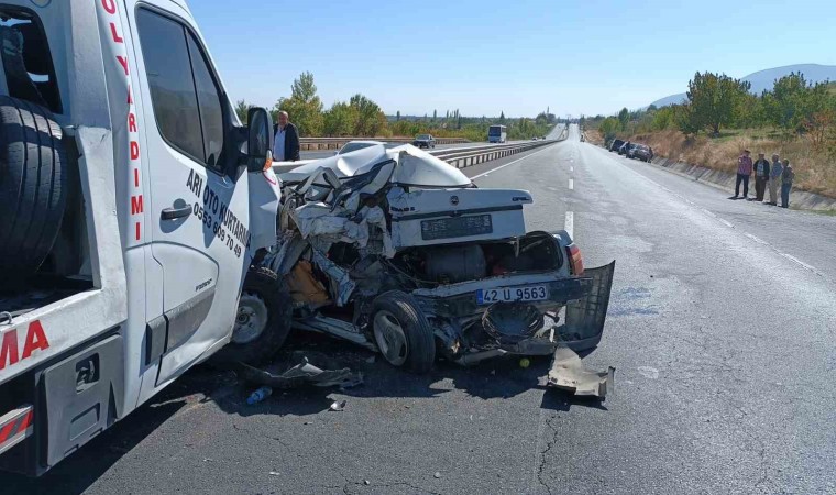 Konyada araba yüklü kurtarıcı otomobile arkadan çarptı: 1 ölü, 1 yaralı