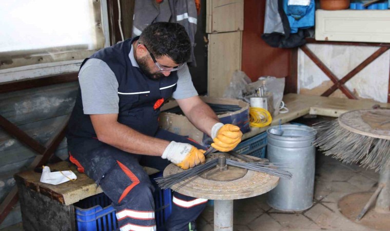 Körfezde çöp konteynerleri onarılıyor