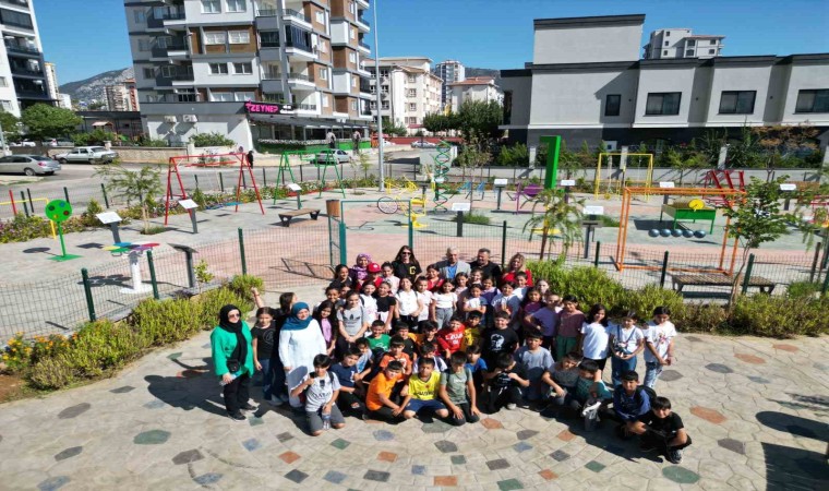 Kozan Bilim ve Teknoloji Parkına öğrencilerden yoğun ilgi