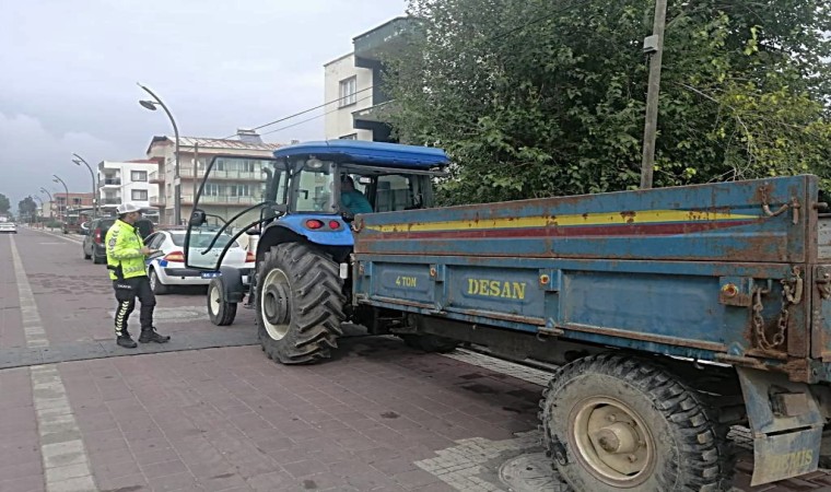 Kurallara uymayan 9 traktör trafikten men edildi