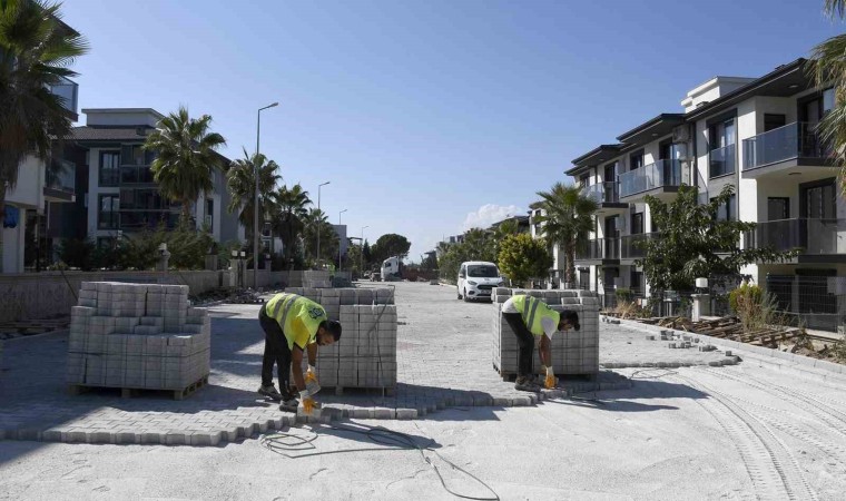 Kuşadası Belediyesi Davutlar Mahallesinde yoğun mesai yapıyor