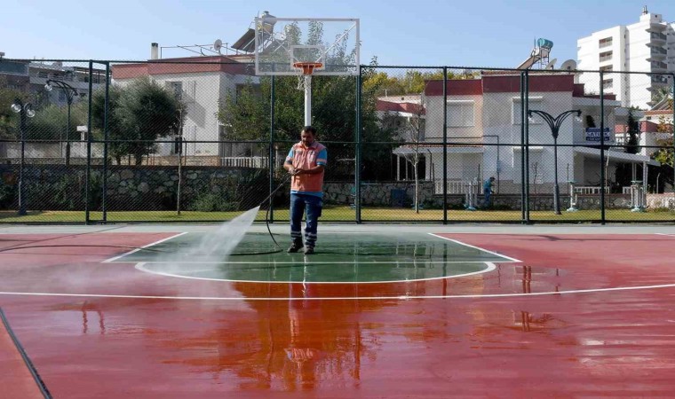 Kuşadasında sonbahar temizliği