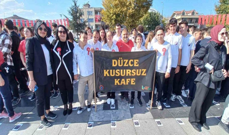 Kusursuz kafe çalışanları kutlamalara renk kattı