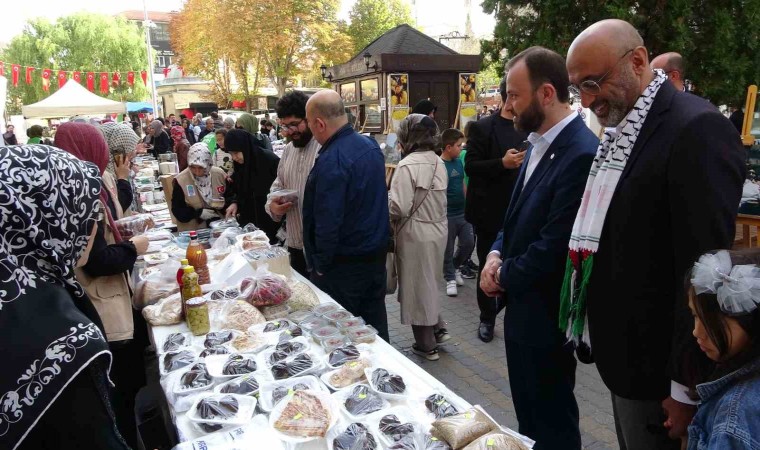 Kütahyada Filistin için Hayır Çarşısı ve Gazze Fotoğraf Sergisi