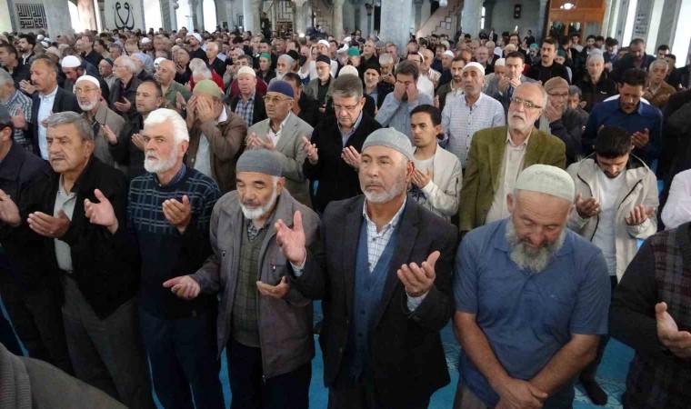 Kütahyada, hayatını kaybeden Filistinliler için gıyabi cenaze namazı kılındı