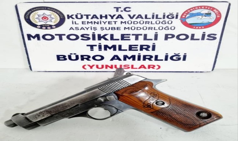 Kütahyada Yunus Timleri ruhsatsız tabanca ele geçirdi