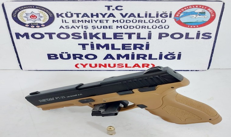 Kütahyada Yunus Timleri ruhsatsız tabanca ele geçirdi