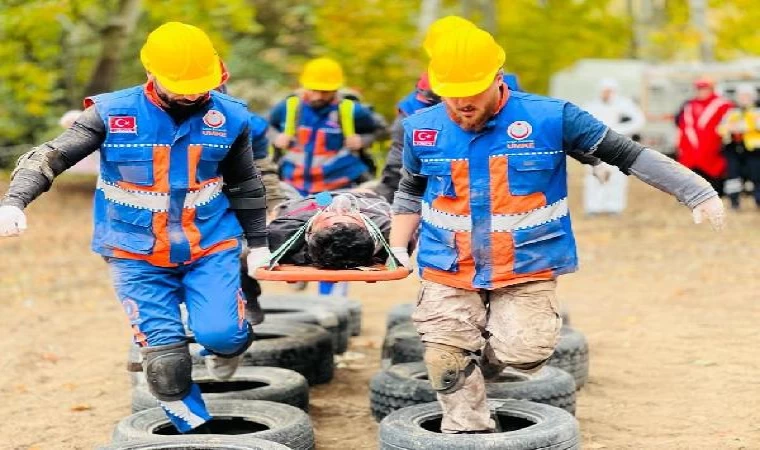 Malatya’da afet tatbikatında yaralılar tedavi edilip nakilleri yapıldı