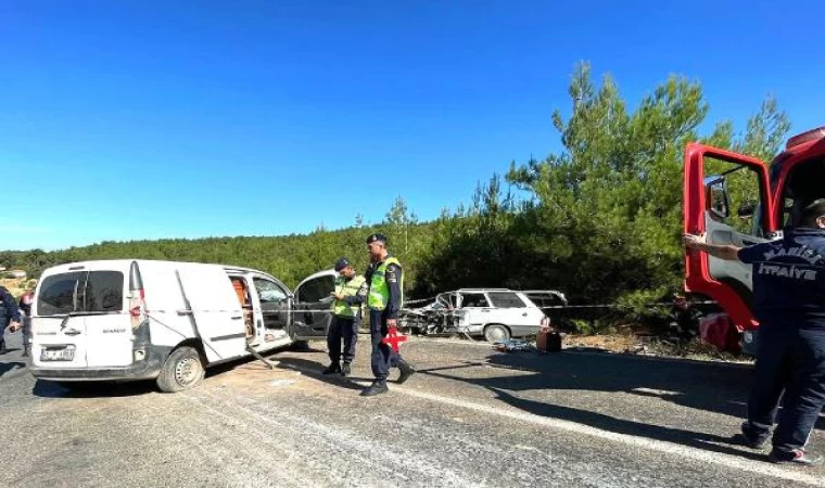 Manisa’da otomobil ile hafif ticari araç çarpıştı: 2 ölü, 3 yaralı