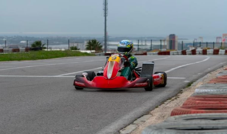 Milli karting pilotu 13 yaşındaki Alp Aksoy, Formula 1’e emin adımlarla koşuyor 