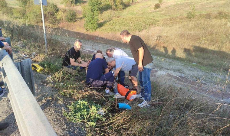 Motosiklet bariyerlere çarptı: 2 ağır yaralı