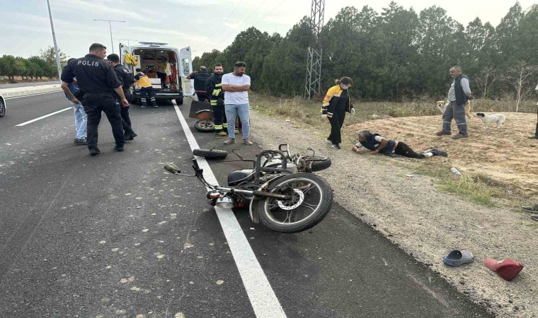 Motosiklet ile hafif ticari araç çarpıştı: 1 yaralı