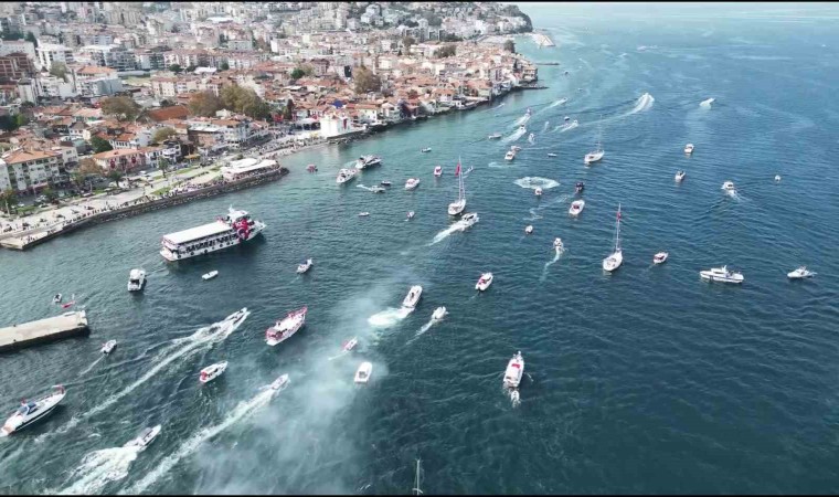 Mudanyada 100. yıl coşkusu denize taştı