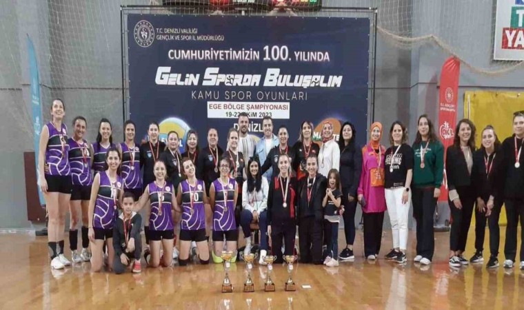 Muğla İl Sağlık Müdürlüğü voleybol takımı Ege ikincisi oldu