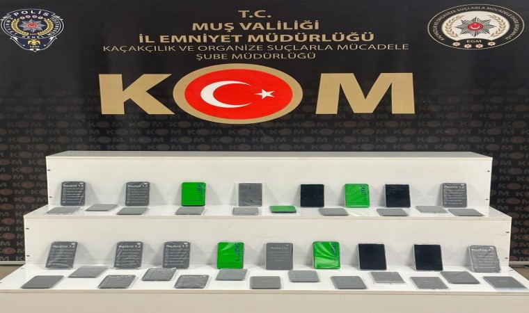 Muşta 40 adet gümrük kaçağı cep telefonu ele geçirildi