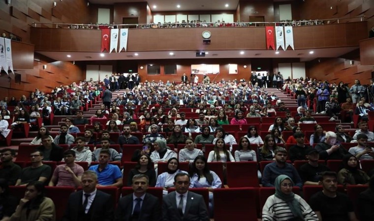 Mustafa Varank: Üniversitelerde fikir tartışmaları ile değil, kılık, kıyafetle uğraşan dönemleri yaşadık