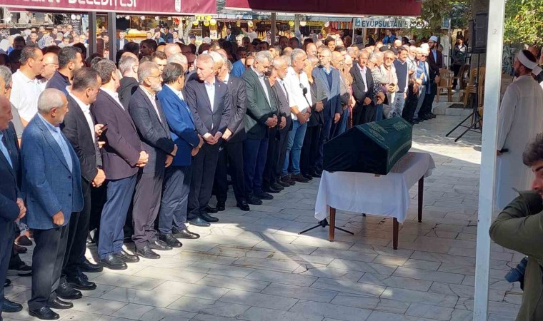 Necip Fazıl Kısakürekin oğlu Mehmed Kısakürek son yolculuğuna uğurlandı