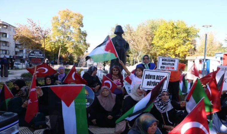 Nevşehir’de kadınlardan oturma eylemiyle İsrail protestosu