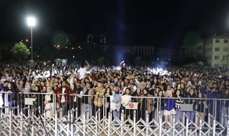 NEVÜlü Gençler hoş geldin Konserinde