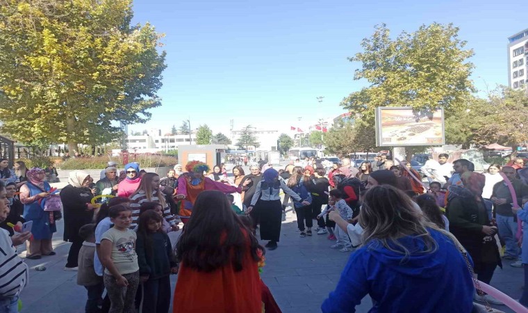 Niğdede çocuk şenliği düzenledi