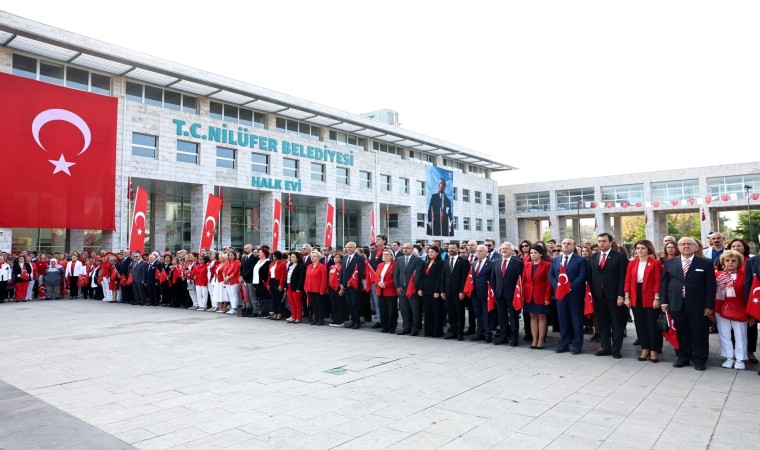 Nilüferde Cumhuriyet Bayramı kutlamalarının ilk adresi Atatürk anıtı