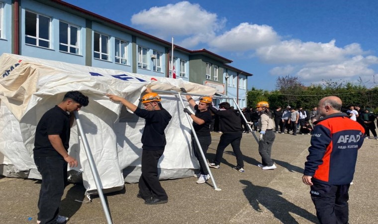 Öğrenci ve fabrika çalışanlarına afet farkındalık eğitimi